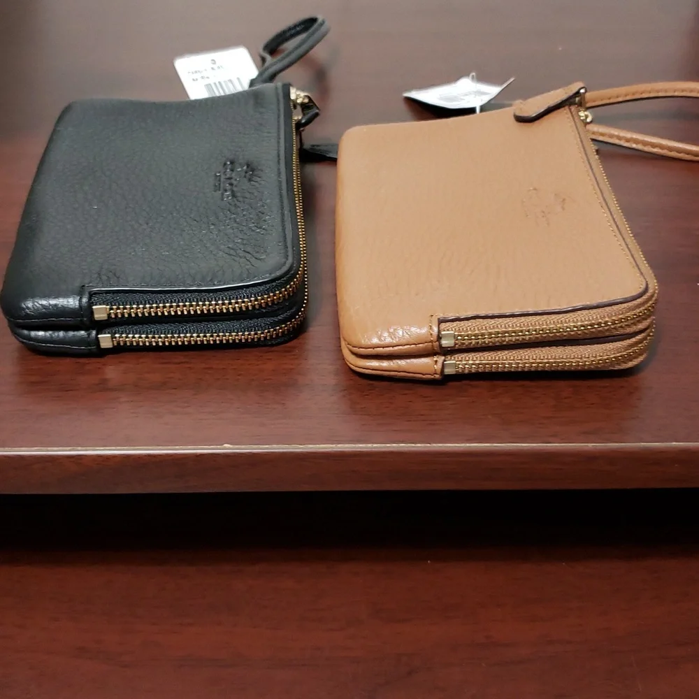 Coach Pebbled Leather Double Corner Zip Compartment Wristlet NWT‎ (TAN ONLY)